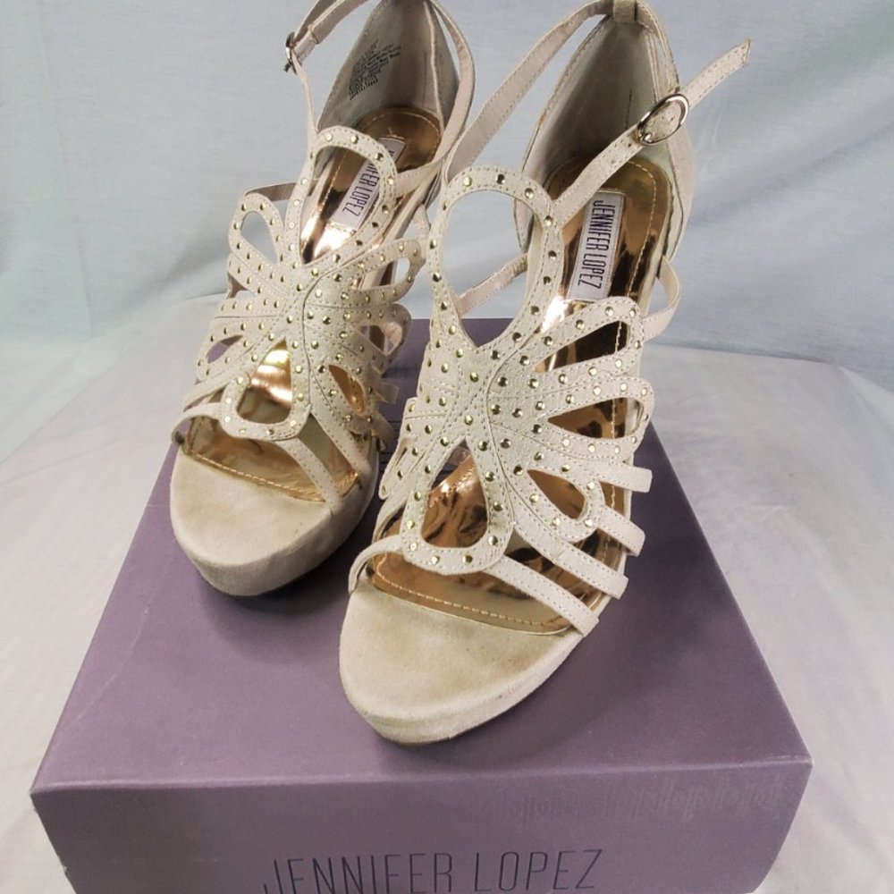 Jennifer Lopez Cream Suede Leather Heels Size 8.5 Like New